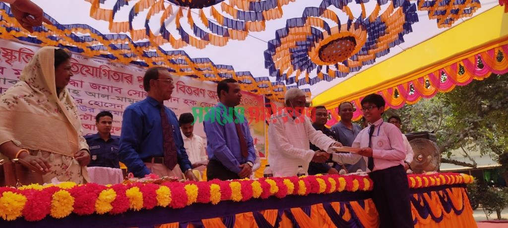 চুয়াডাঙ্গা ভি.জে সরকারি উচ্চবিদ্যালয়ের পুরস্কার বিতরণকালে এমপি ছেলুন জোয়ার্দ্দার