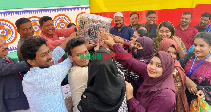ফার্স্ট ক্যাপিটাল ইউনিভার্সিটিতে পিঠা উৎসব