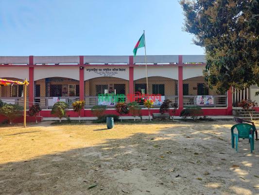 আন্দুলবাড়ীয়া মাধ্যমিক বিদ্যালয়ে বসন্ত বরণে নানা আয়োজন