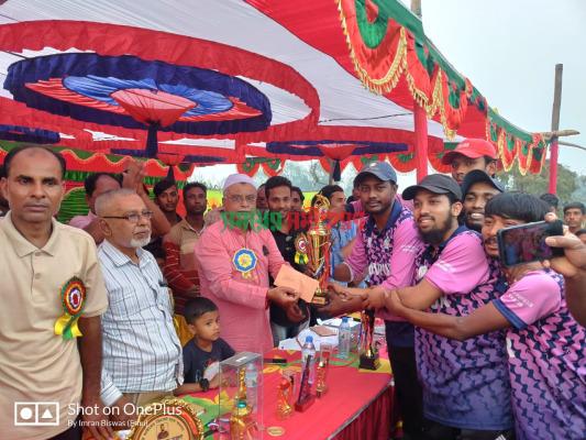 আলমডাঙ্গার কুলপালায় ক্রিকেট টুর্নামেন্টের ফাইনালে আসাদুল হক বিশ্বাস