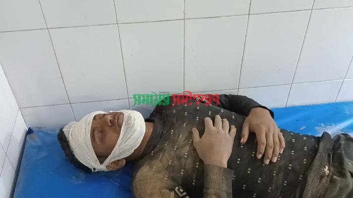 সরোজগঞ্জে দুই মোটরসাইকেল মুখোমুখি সংঘর্ষে যুবক আহত