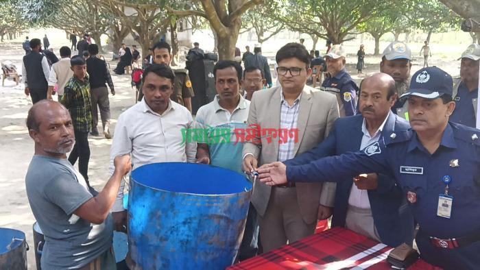 মুজিবনগর পিকনিক স্পটে পরিষ্কার-পরিচ্ছন্নতা অভিযান