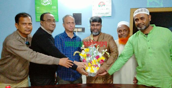 চুয়াডাঙ্গা জেলা বিএনপির আহ্বায়ক ও সদস্যসচিবকে ফুলেল শুভেচ্ছা