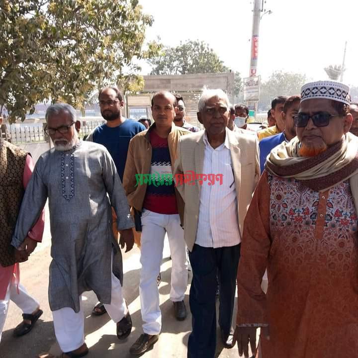 আলমডাঙ্গার বধ্যভূমির সংস্কার ও পার্ক নির্মাণকাজ পরিদর্শনকালে এমপি ছেলুন জোয়ার্দ্দার