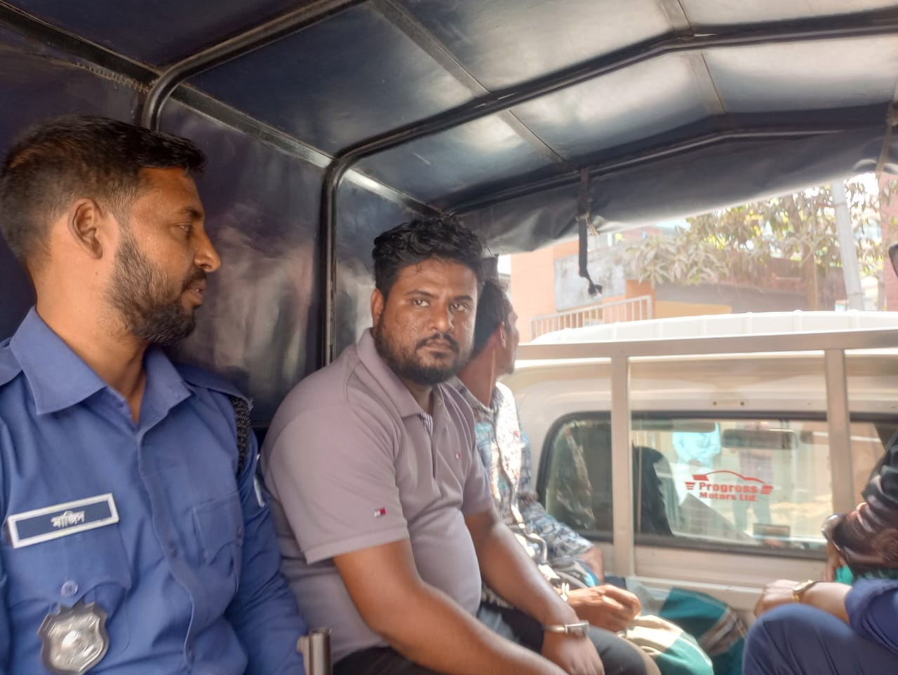 চুয়াডাঙ্গায় ব্যবসায়ীর ২৪ লাখ টাকা আত্মসাৎ