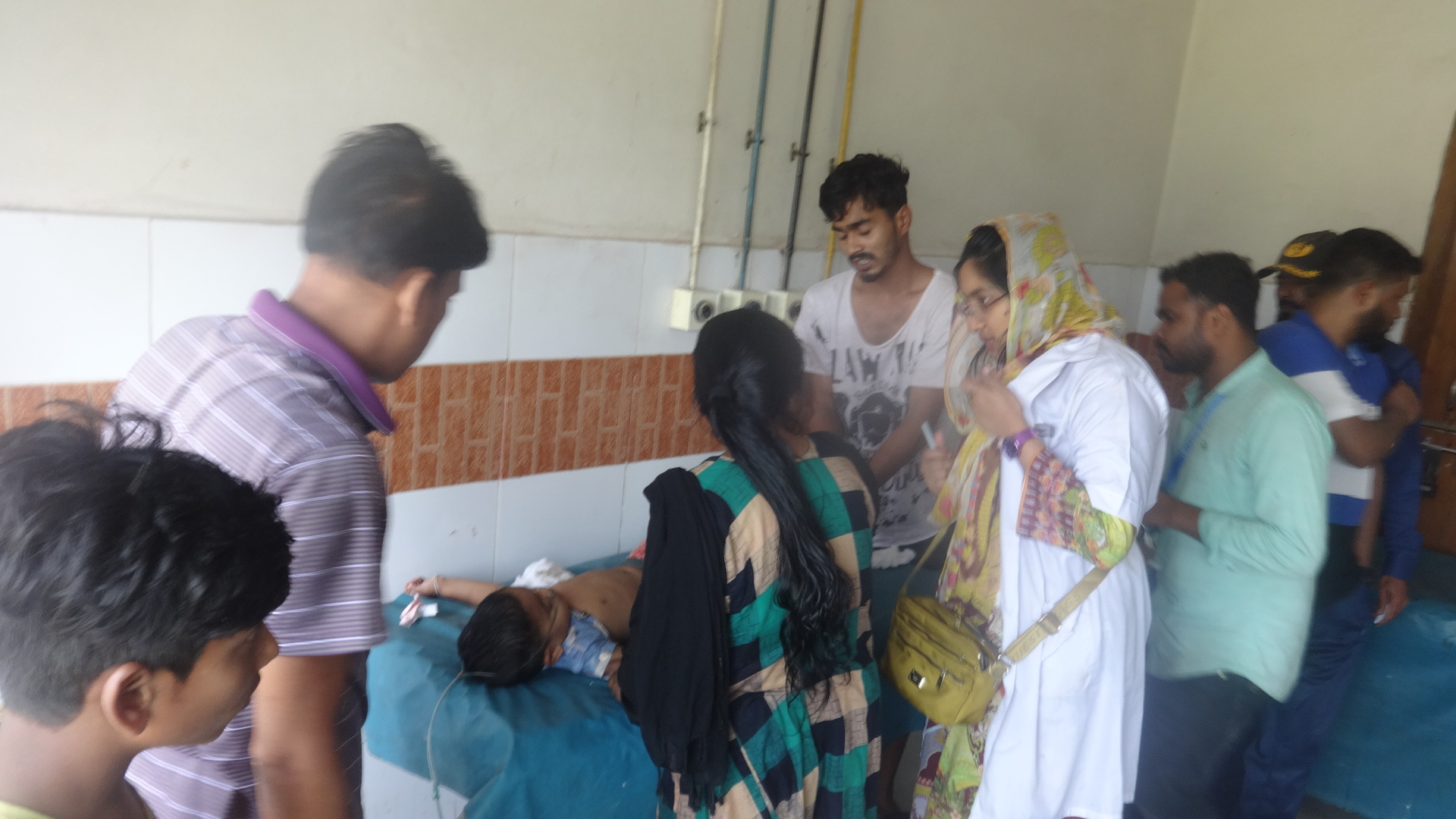চুয়াডাঙ্গায় মাথাভাঙ্গা নদীতে ডুবে শিশু হাসপাতালে ভর্তি