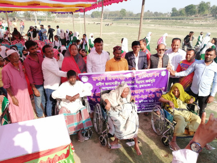 আন্দুলবাড়ীয়ায় আরআরএফের উদ্যোগে নবীন-প্রবীণ প্রীতি ফুটবল খেলা অনুষ্ঠিত