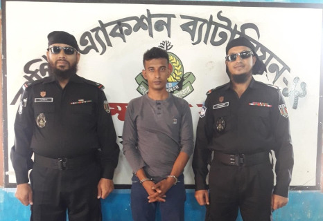 গাংনীতে ২০ বোতল ফেনসিডিলসহ যুবক আটক