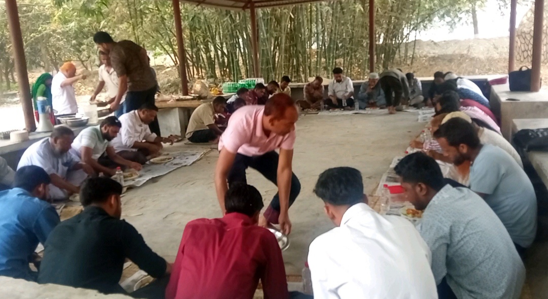ডাকবাংলার ওষুধ ব্যবসায়ীদের বনভোজন