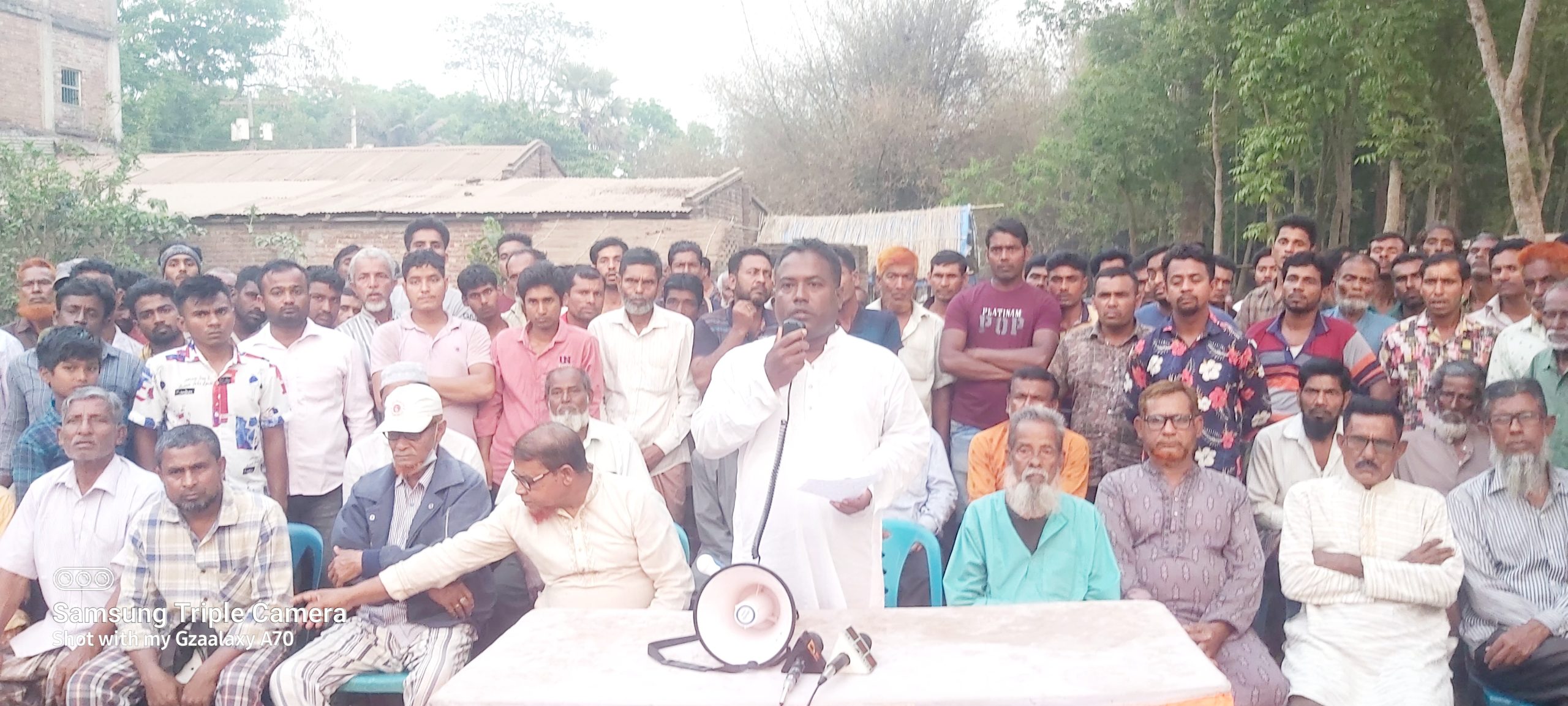 নাগদাহ ইউপি নির্বাচনকে ঘিরে সহিংসতা : নৌকার প্রার্থী হায়াত আলীর পাল্টা সংবাদ সম্মেলন