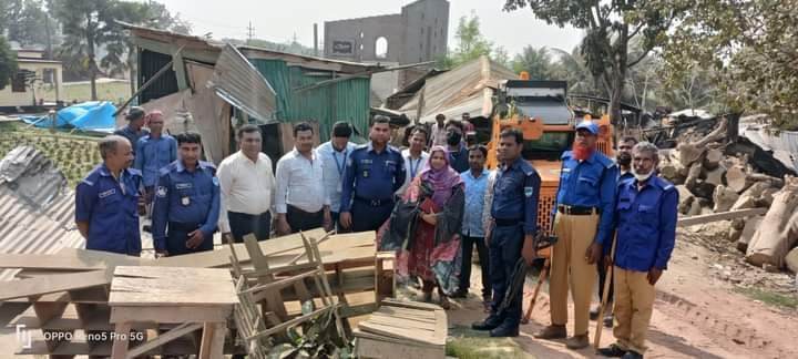 আলমডাঙ্গায় খাস জমি উদ্ধারের নামে মালিকানা জমি থেকে বাড়িঘর উচ্ছেদের অভিযোগ