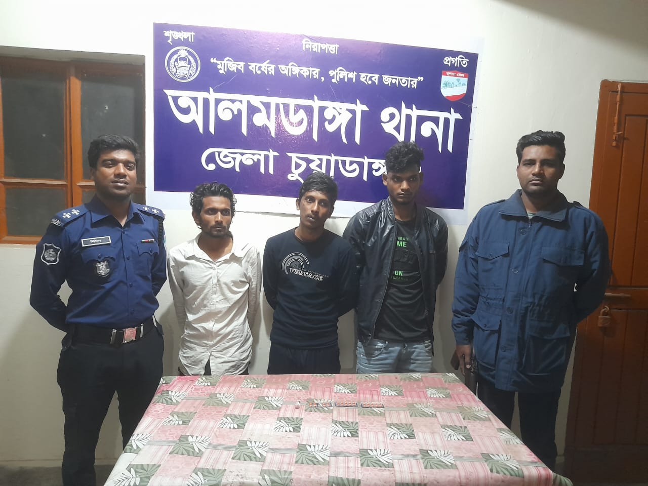 আলমডাঙ্গা ও জীবননগরে নাশকতা মামলায় তিনজন গ্রেপ্তার