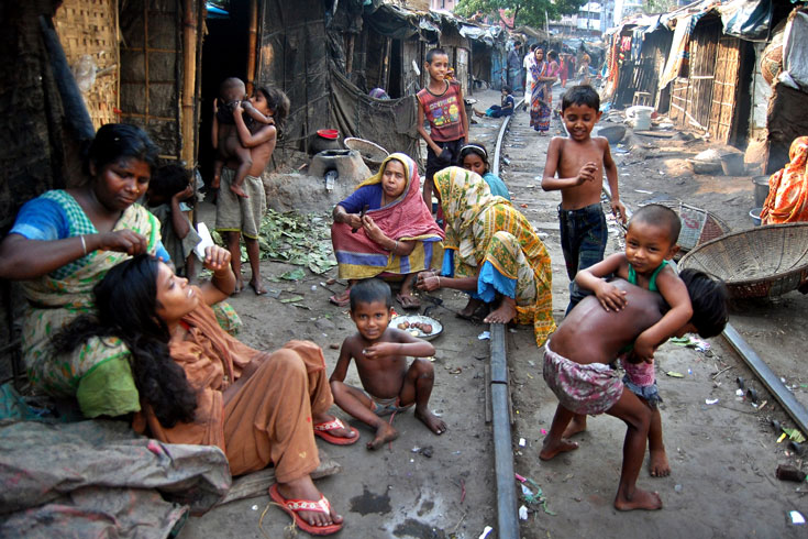 দেশে সোয়া ৩ কোটির বেশি মানুষ দরিদ্র