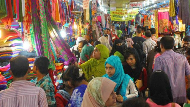 উৎসব ঘিরে চাঙা অর্থনীতি