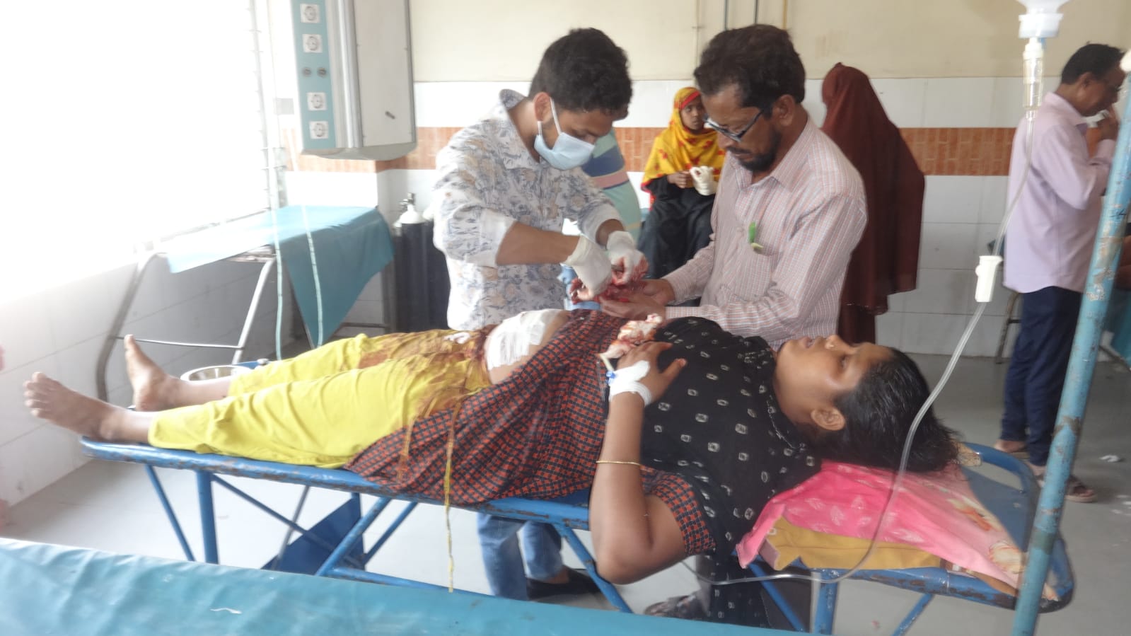 ফিরতে রাজি না হওয়ায় সাবেক স্ত্রীকে ছুরিকাঘাত