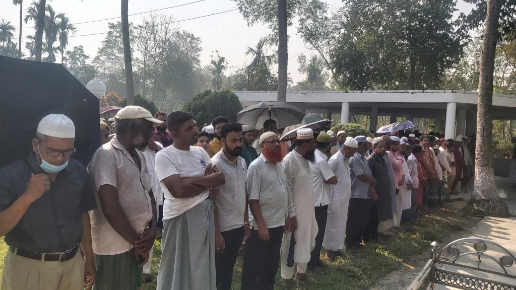 আলমডাঙ্গায় এনামুল হক লিমনের দাফন সম্পন্ন