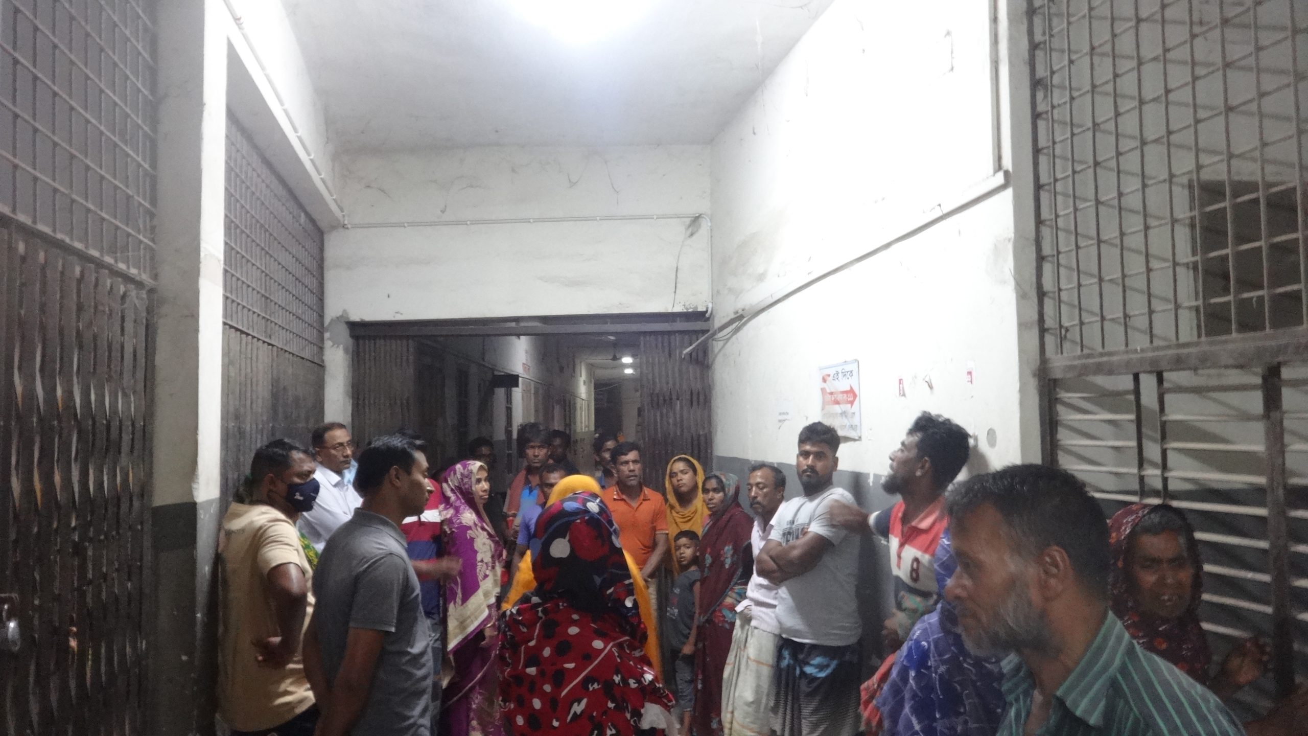 আলমডাঙ্গার মধুখালী মাঠে সড়ক দুর্ঘটনায় যুবক আহত