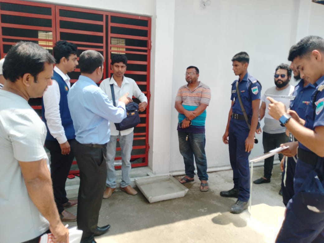 চুয়াডাঙ্গায় লাইফ ওয়াটার ও একোয়া ওয়াটার কারখানা সিলগালা