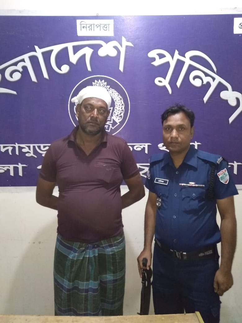 দামুড়হুদায় চোরাই ছাগলসহ যুবক আটক