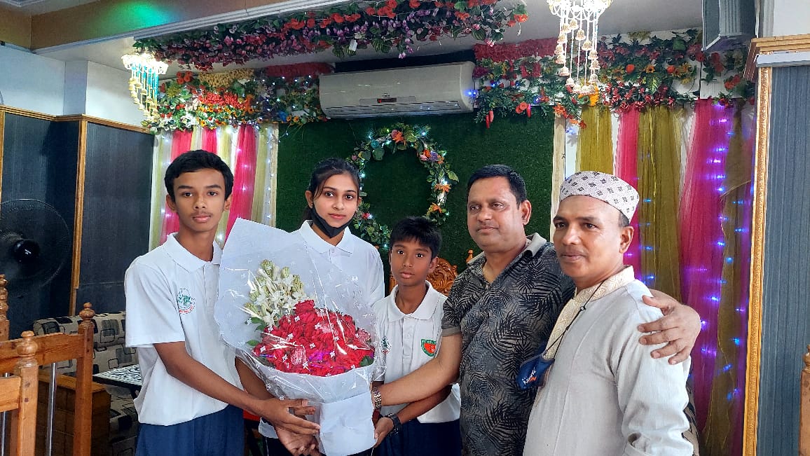 চুয়াডাঙ্গার তিন ক্রিকেটারকে শুভেচ্ছা জানালেন মিজাইল জোয়ার্দ্দার