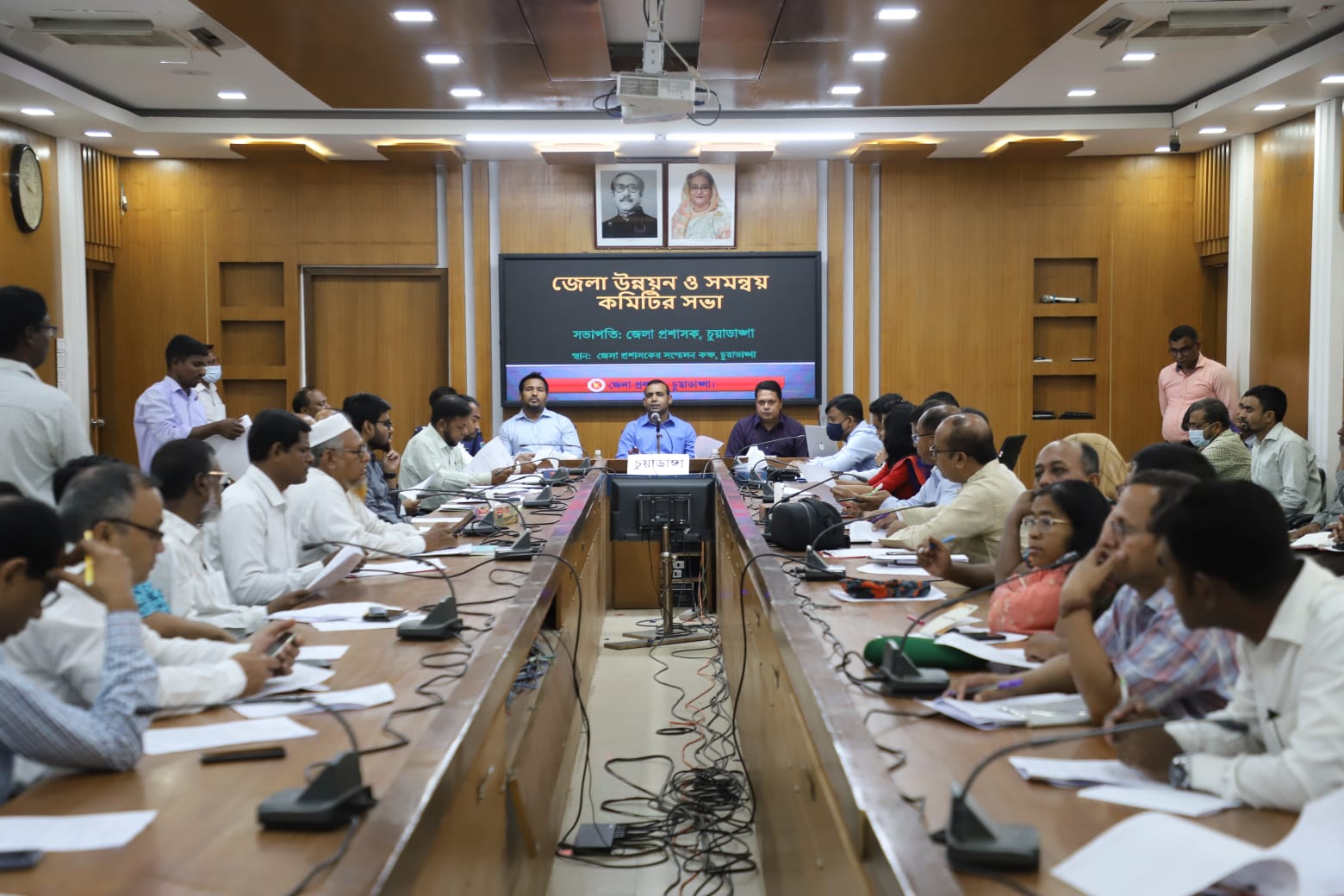 চুয়াডাঙ্গা জেলা উন্নয়ন ও সমন্বয় কমিটির সভায় ডিসি মোহাম্মদ আমিনুল ইসলাম খান