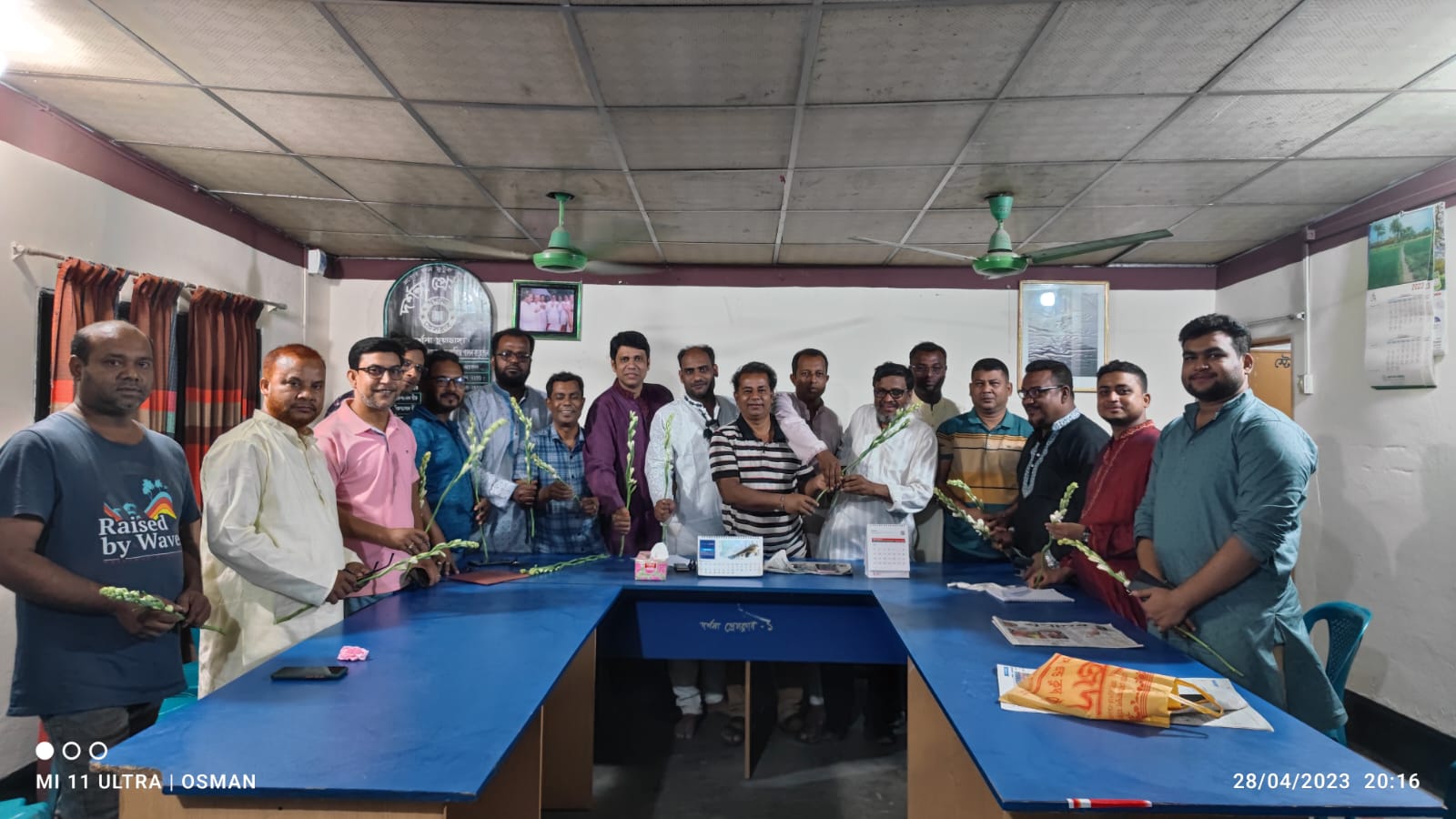 দর্শনা প্রেসক্লাব ও সাংবাদিক সমিতির দায়িত্বভার গ্রহণ