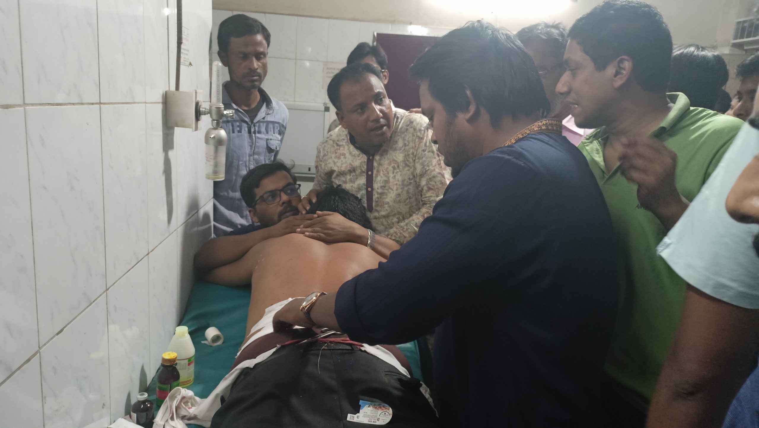 গাংনীতে কুপিয়ে মোটরসাইকেল ডাকাতি