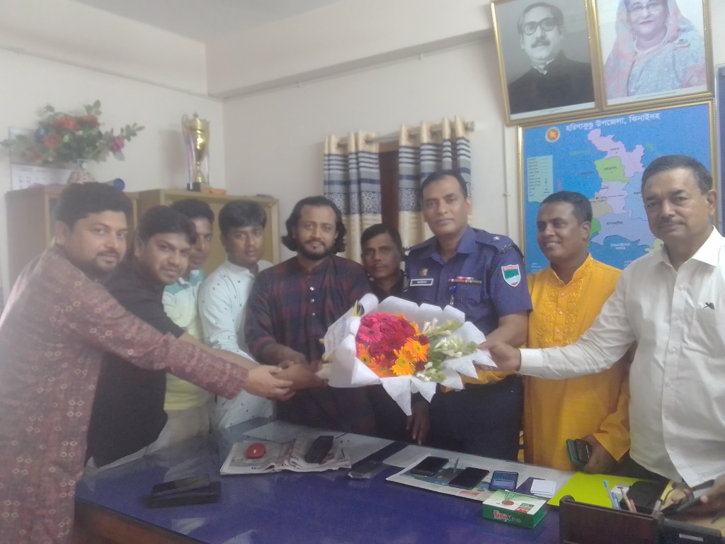 হরিণাকুণ্ডুর ওসির সঙ্গে ইউপি চেয়ারম্যানদের মতবিনিময়