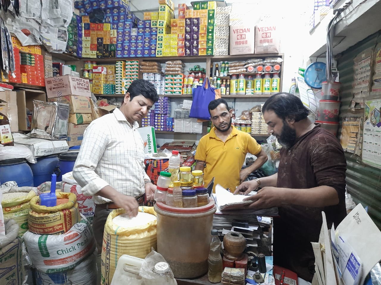 জাতীয় ভোক্তা অধিকরের অভিযানে তিন প্রতিষ্ঠানে জরিমানা