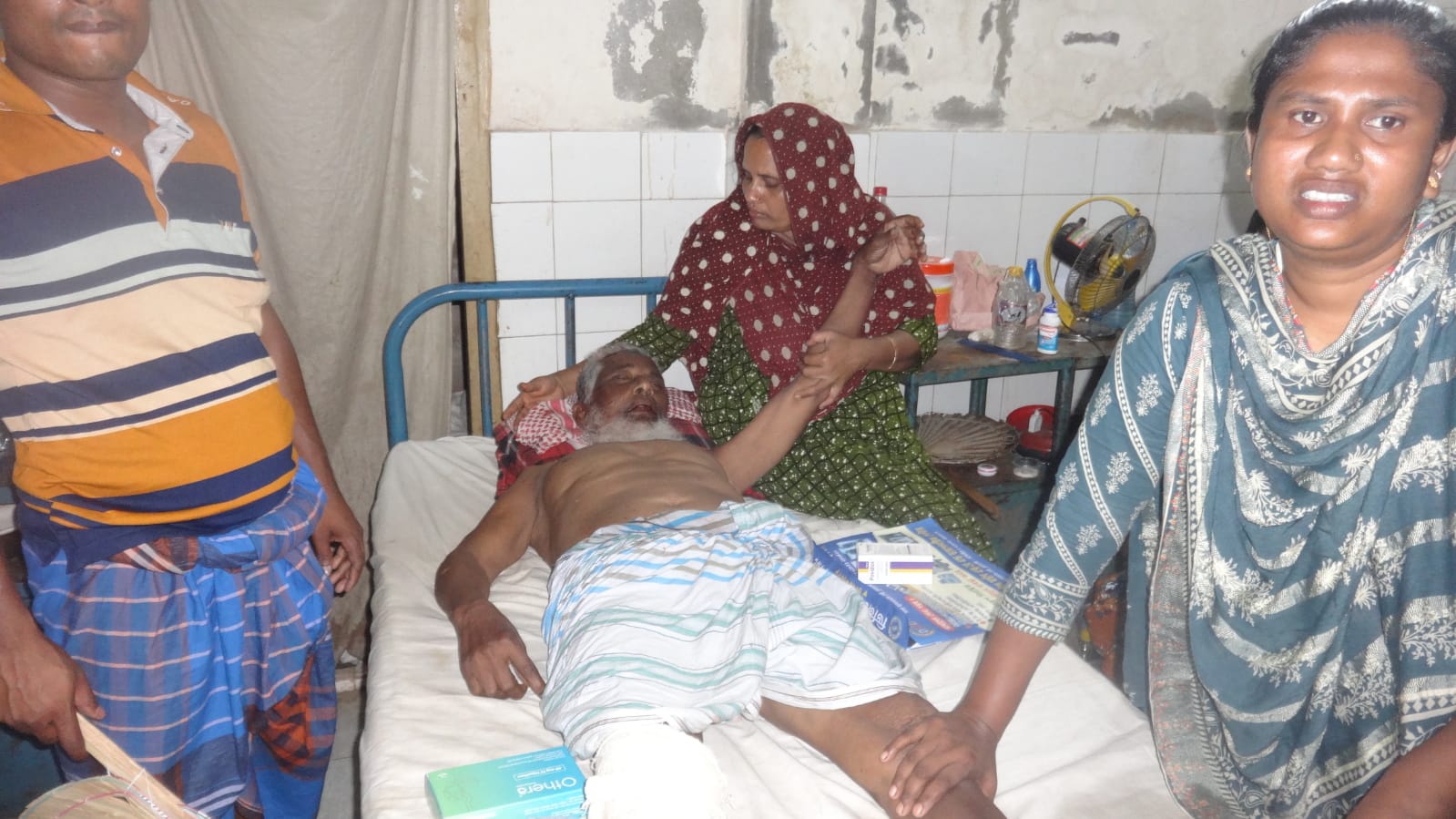 চুয়াডাঙ্গায় মোটরসাইকেল দুর্ঘটনায় পথচারীসহ দুজন আহত