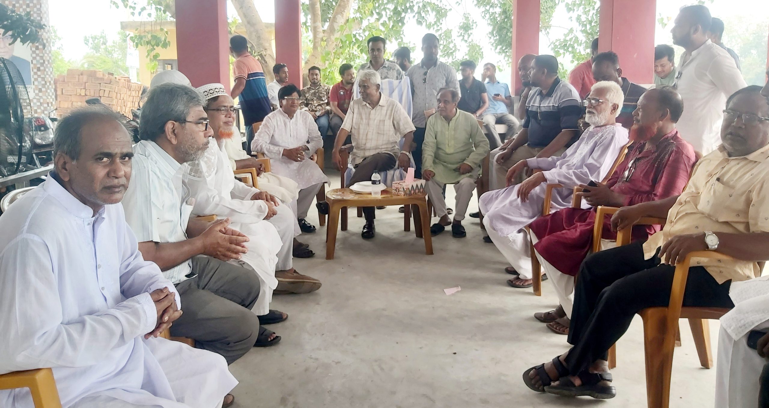 আলমডাঙ্গায় নেতা-কর্মীদের সঙ্গে এমপি ছেলুন জোয়ার্দ্দারের মতবিনিময়