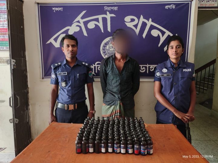 দর্শনায় ১২০ বোতল ফেনসিডিলসহ গ্রেপ্তার ১