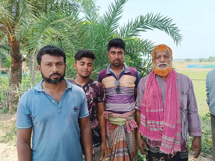 হরিণাকুণ্ডুতে ফসলি জমির মাটি কাটায় দুজনকে জরিমানা