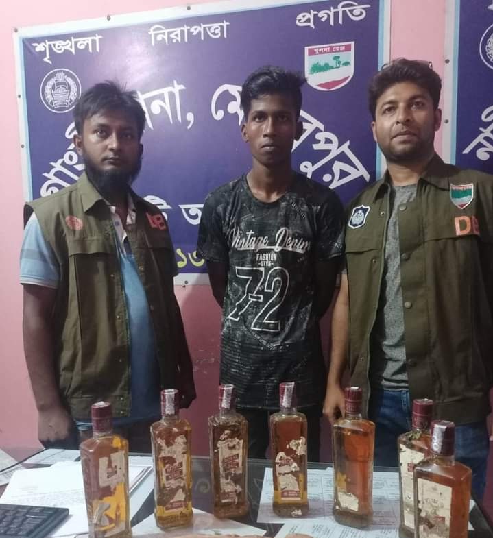 গাংনীতে ডিবি পুলিশের অভিযানে মদ ও গাঁজাসহ যুবক আটক