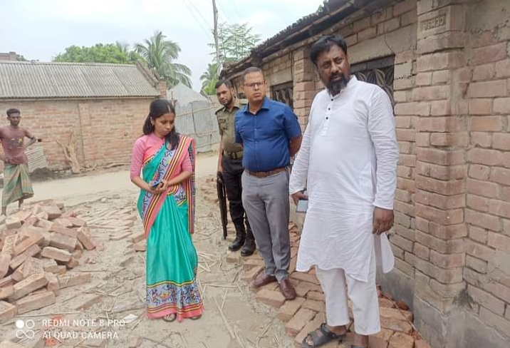 দামুড়হুদায় বিভিন্ন প্রকল্পের কাজ পরিদর্শনে ইউএনও রোকসানা