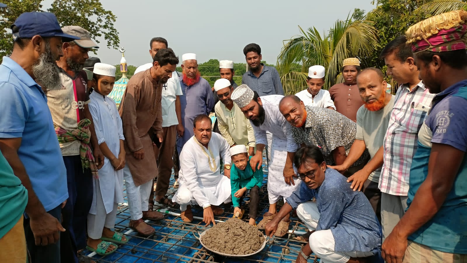 জীবননগরে মসজিদের ছাদ ঢালাই কাজের উদ্বোধন