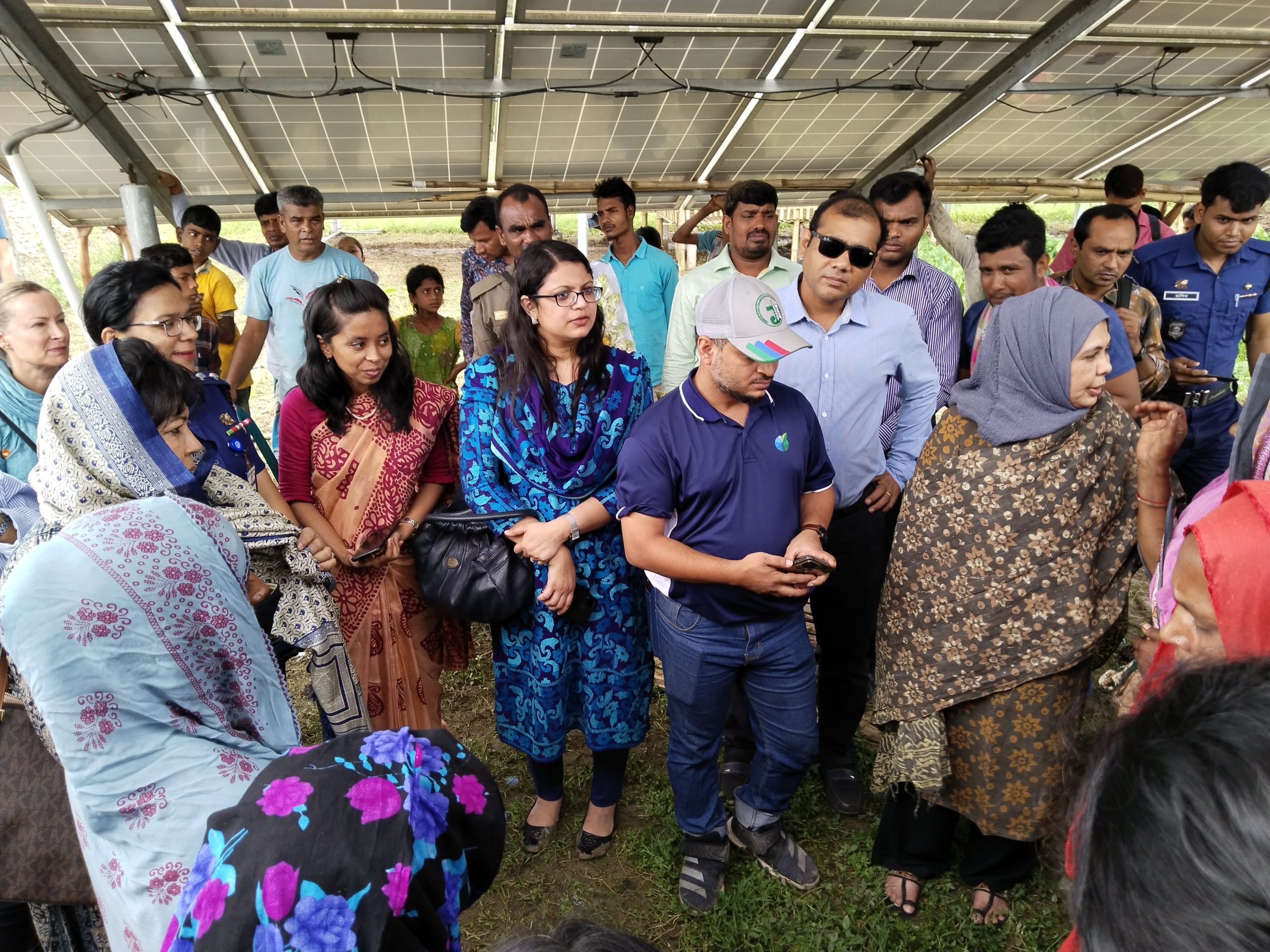 দামুড়হুদায় মৎস্য চাষ ও নারীদের ছাগল পালন পরিদর্শন করলেন সচিব ড. ফারহীন আহম্মেদ