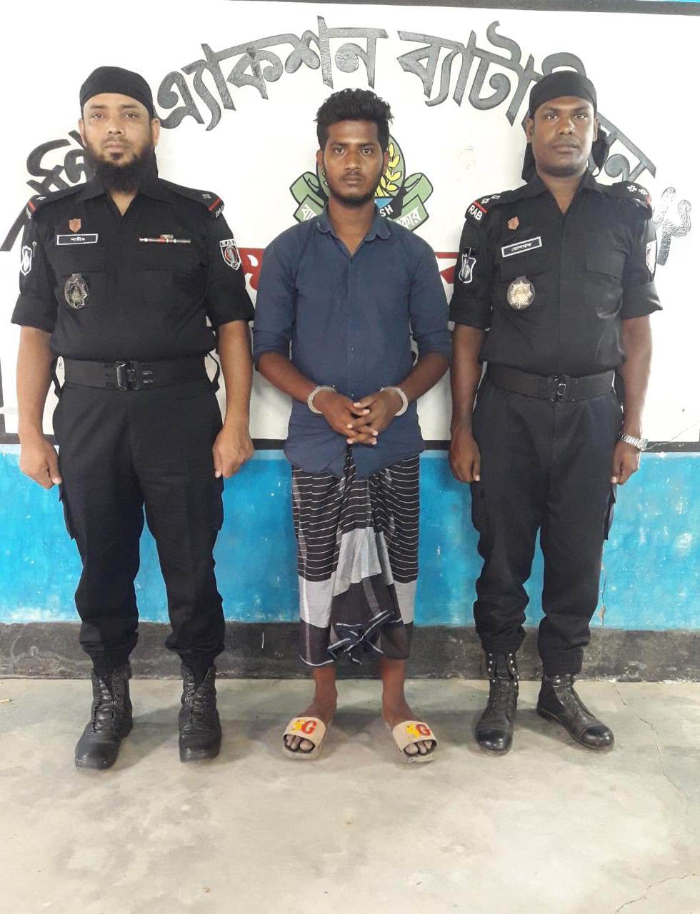 মেহেরপুরে র‌্যাবের অভিযানে গাঁজাসহ যুবক আটক