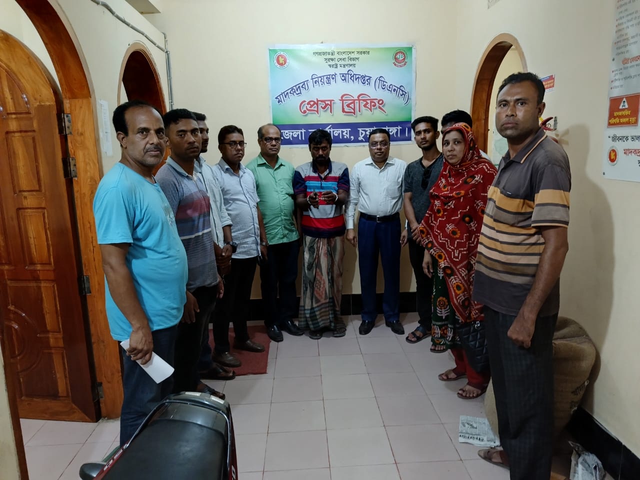 চুয়াডাঙ্গায় পৃথকস্থানে মাদকদ্রব্য নিয়ন্ত্রণ অধিদপ্তরের অভিযান; আটক ৩