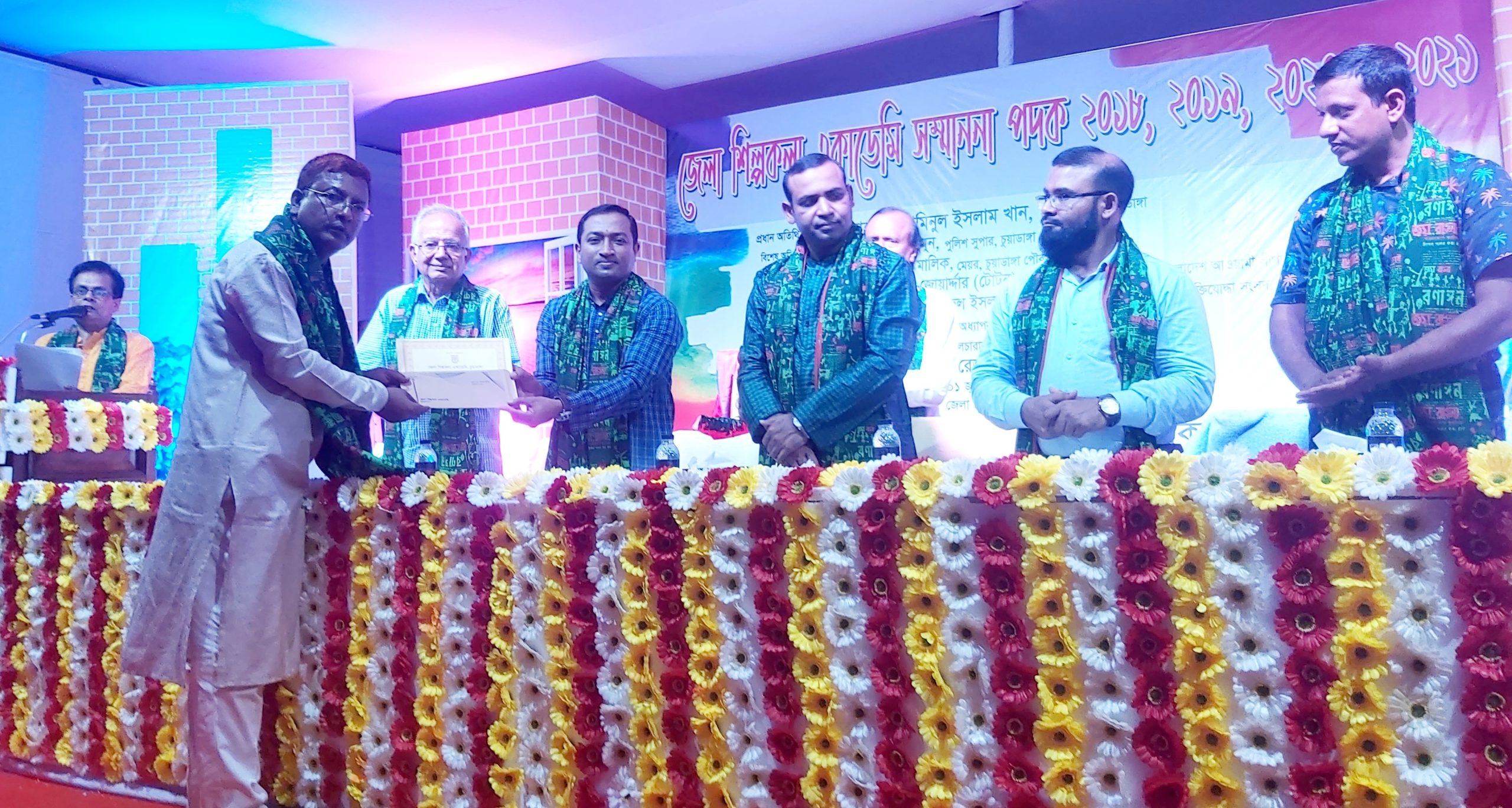 জেলা শিল্পকলা একাডেমি সম্মাননা-পদক পেল আলমডাঙ্গার নাট্যাভিনেতা আসাদুল ইসলাম
