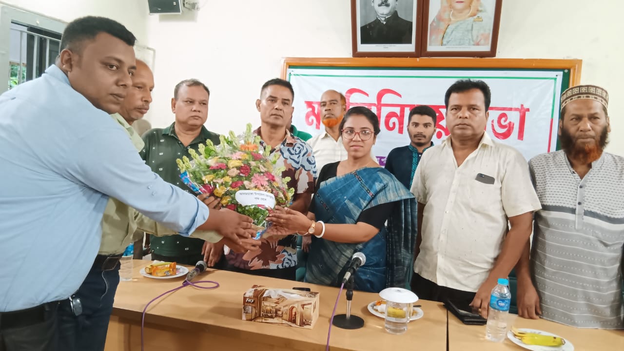 আলমডাঙ্গা উপজেলা প্রেসক্লাবের সাংবাদিকদের সঙ্গে নবাগত ইউএনও’র সৌজন্য সাক্ষাত