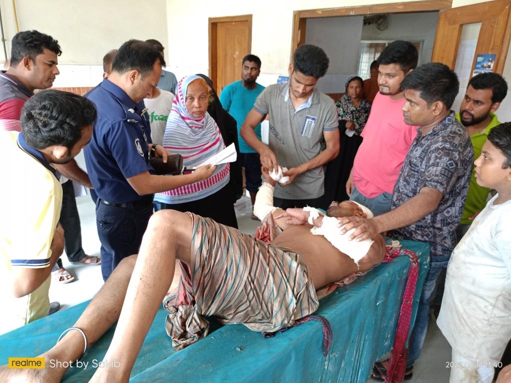 চুয়াডাঙ্গায় পূর্বশত্রুতার জেরে যুবককে এলোপাতাড়ি কুপিয়ে জখম