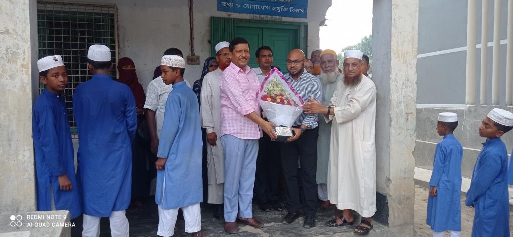 চুয়াডাঙ্গা কামিল মাদ্রাসার নবনির্মিত ভবনের উদ্বোধন করলেন ইউএনও শামীম ভূঁইয়া
