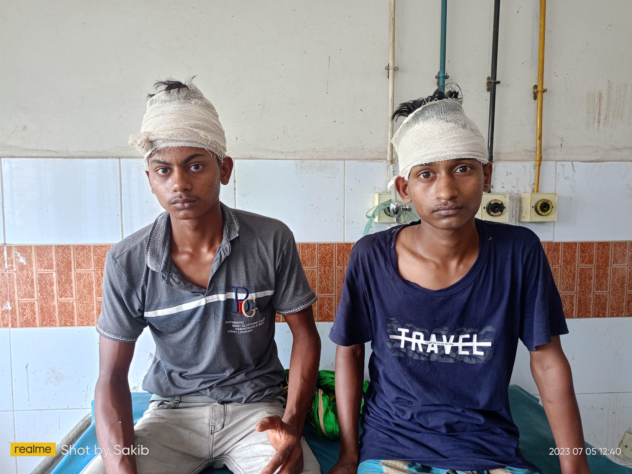 চুয়াডাঙ্গায় পূর্বশত্রুতার জেরে ২ যুবককে কুপিয়ে জখমের অভিযোগ