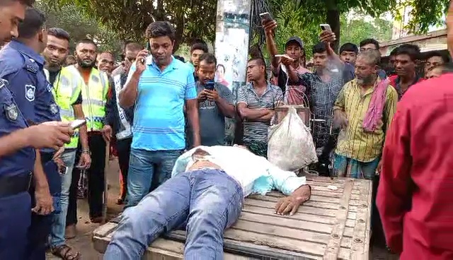 জীবননগরে মোটরসাইকেল ও ট্রাকের মুখোমুখি সংঘর্ষ নিহত ১