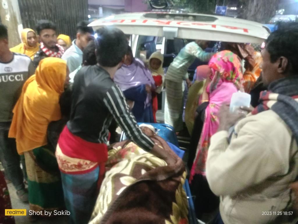 দামুড়হুদায় মোটরসাইকেলের নিয়ন্ত্রণ হারিয়ে দুজন আহত