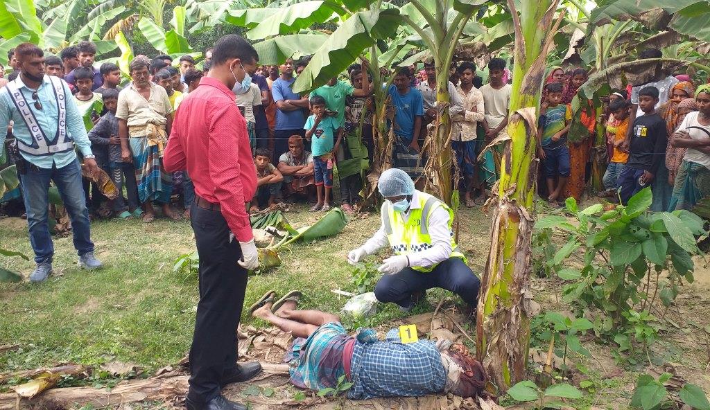 কলাখেতে পড়ে ছিল দিনমজুরের রক্তাক্ত লাশ
