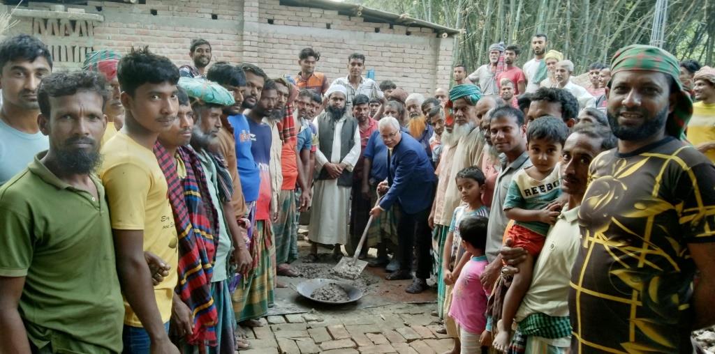 মেহেরপুরের নতুন দরবেশপুরে মসজিদ নির্মাণকাজের উদ্বোধন