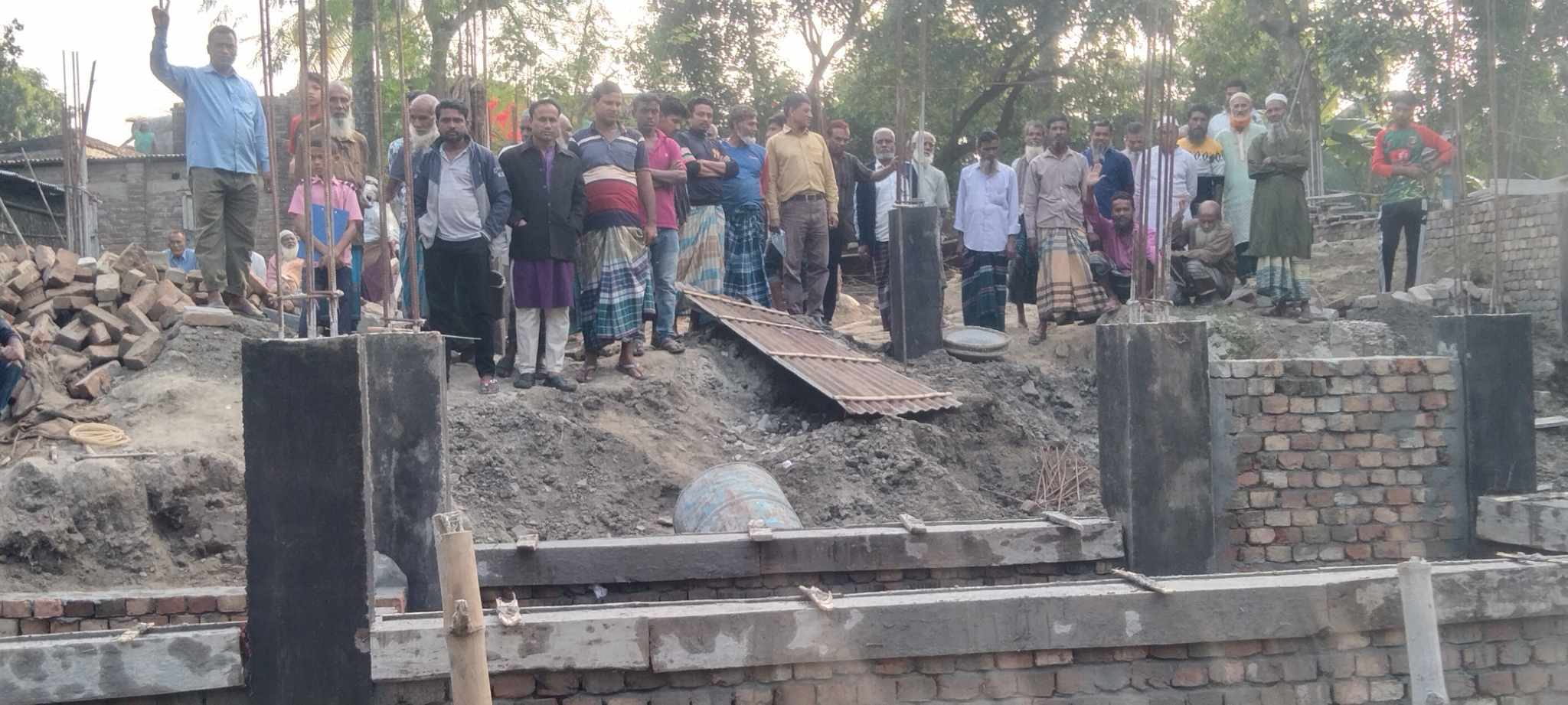 দরবেশপুরে মসজিদ পুনঃনির্মাণ, গ্রামবাসীর আনন্দ