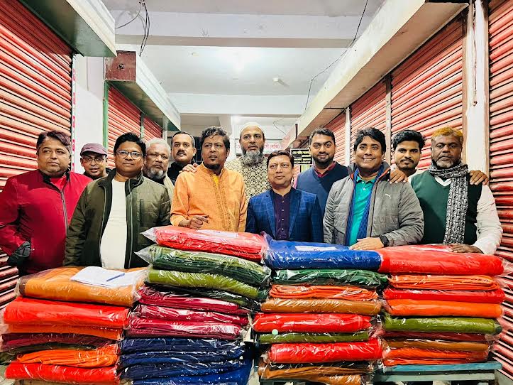 ঢাকাস্থ দর্শনা পরিবারের উদ্যোগে কম্বল বিতরণ